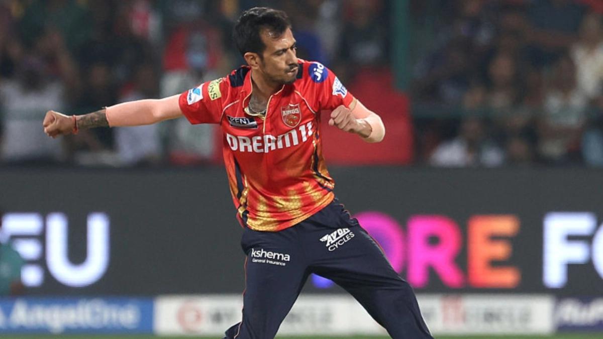 युजवेंद्र चहल ने मचा दी सनसनी, चेन्नई के खिलाफ हैट्रिक लेकर किया बड़ा कारनामा